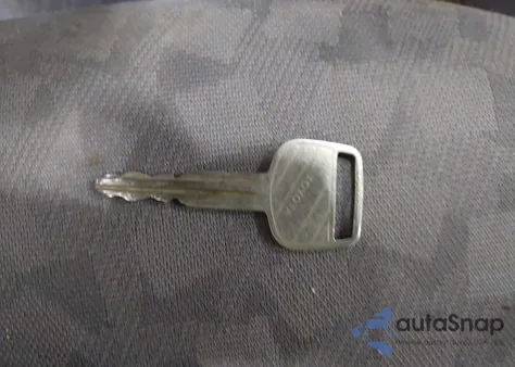 2002 Toyota Echo z USA, uszkodzony, nr VIN JTDAT123320203136